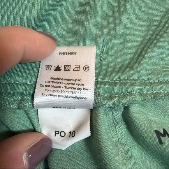 Mandala Women's Mint Green Scrub Set- M - Picture 12 of 13